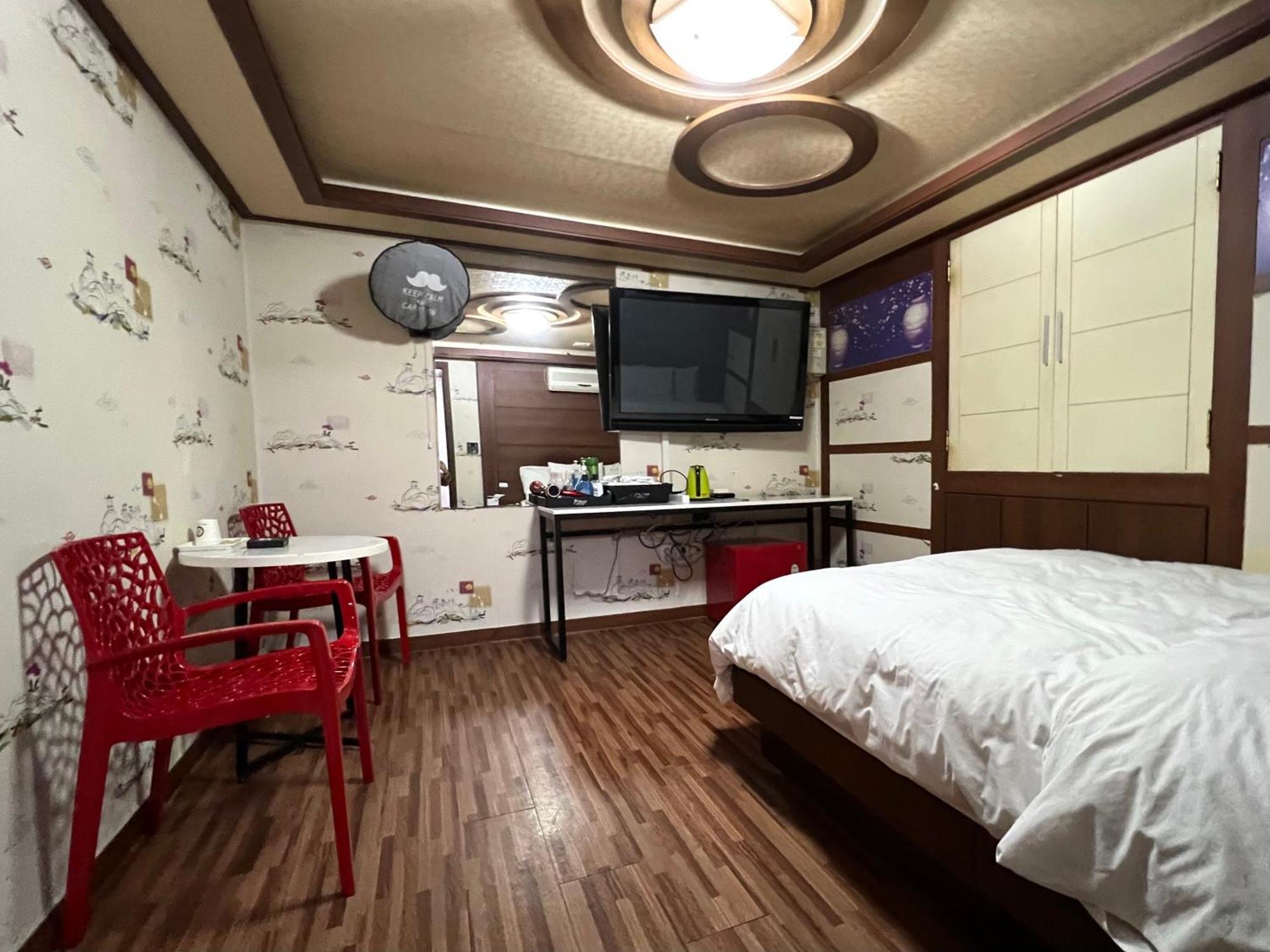Picasso Motel Seoul Exterior photo